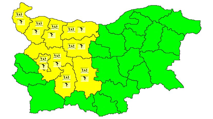Из-за интенсивных дождей с бурями в 9 областях Болгарии объявлен „желтый“ уровень опасности