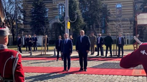 Медведев прибыл с двухдневным визитом в Софию