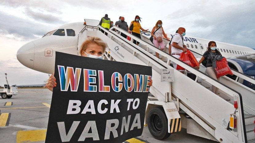 Варна посрещна първия полет с туристи от Израел