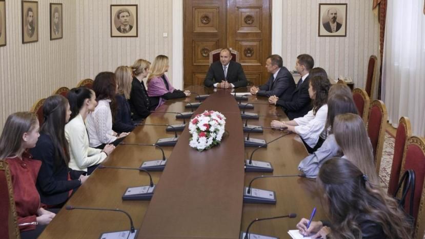 Президент призвал создать в Болгарии международную академию художественной гимнастики