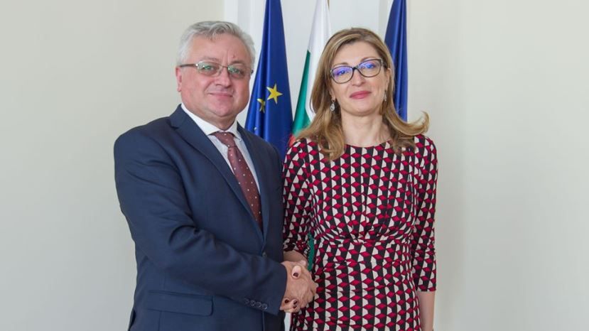 Министър на външните работи Екатерина Захариева прие посланика на Република Молдова