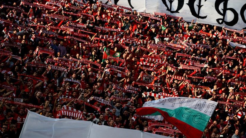 Российские фанаты спровоцировали беспорядки на футбольном матче в Болгарии