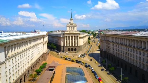 МС: България спазва стриктно решението на Народното събрание за оказваната помощ за Украйна