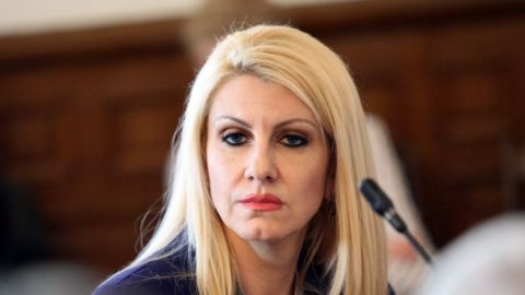 Десислава Ахладова