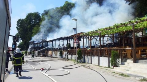 На набережной Варны сгорел ресторан