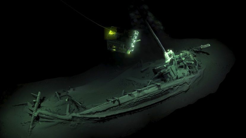 В Черно море откриха останки на най-древния неповреден кораб в света