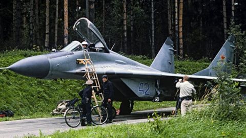 В России пишут: шпионили за несуществующей болгарской армией (Факти, Болгария)