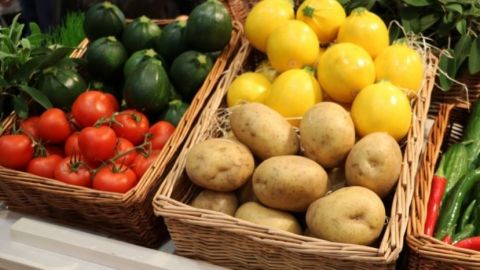 Доматите задържат цената си, картофите поскъпват седмица преди Коледа