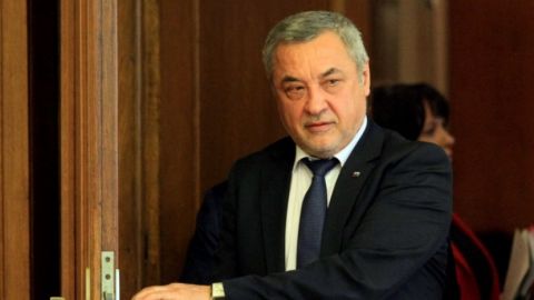 Вице-премьер Болгарии надеется на поддержку депутатов по отмене ограничений на курение в общественных местах