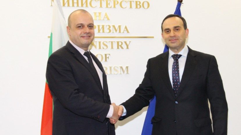 Министър Проданов пред посланика на Азербайджан: Важен партньор сте, трябва да продължим сътрудничество си
