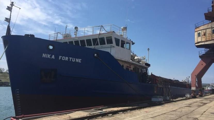 Российско-украинскому экипажу задержанного в Болгарии судна начали выплачивать зарплату
