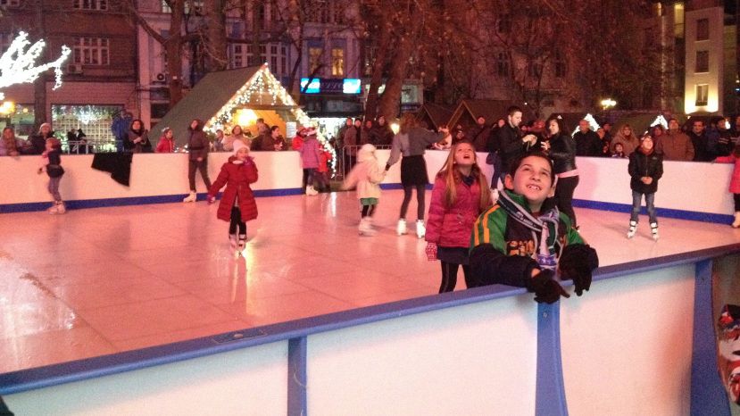 Безплатна ледена пързалка ще радва варненци за празниците