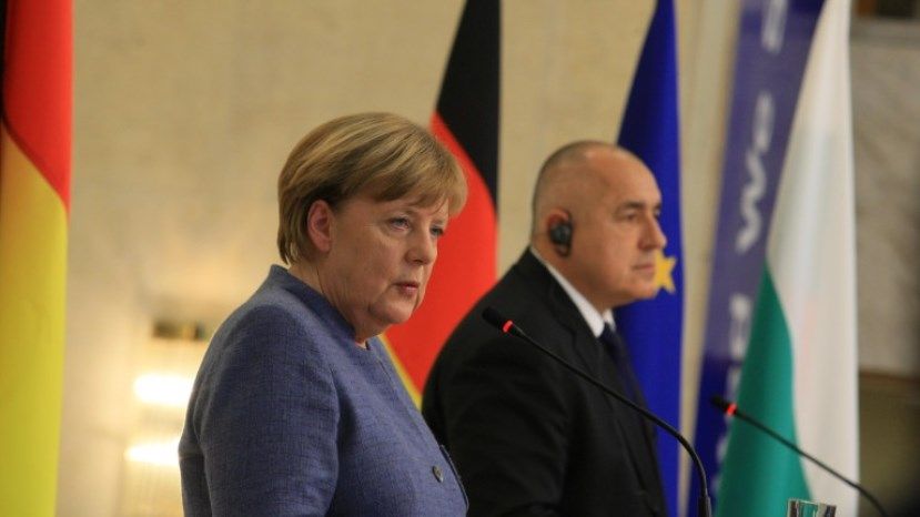 Борисов отказал на Меркел да приемем обратно бежанци