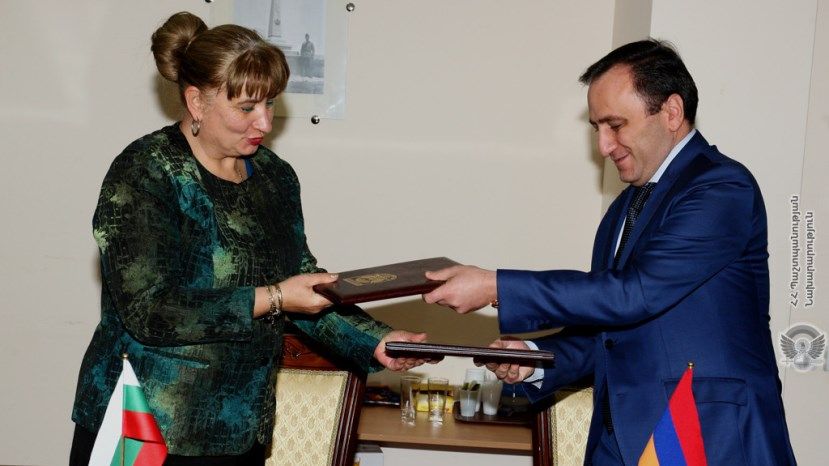 Министерства обороны Армении и Болгарии подписали программу сотрудничества