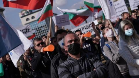 Заради цените на тока за бизнеса: Протест под прозорците на властта в София