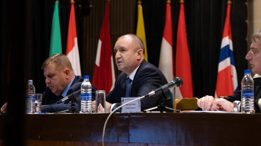 Радев посъветва управляващите да не пренебрегват оценката и препоръките на стратегическите партньори на България
