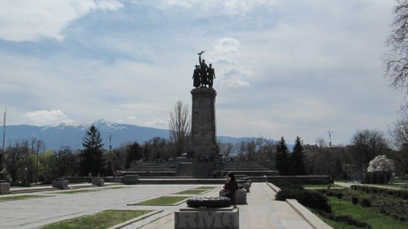 Памятник Советской армии в Софии будет поставлен под круглосуточных контроль полиции