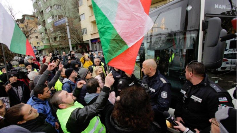В Болгарии множество проблем и институциональное недоверие вызывают волны недовольства
