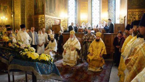 Митрополит Воронежский и Лискинский Сергий возглавил Божественную литургию в Софии
