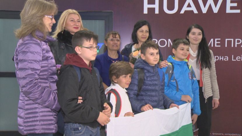 Болгарские школьники завоевали 22 золотые медали и 6 кубков на олимпиаде по математике