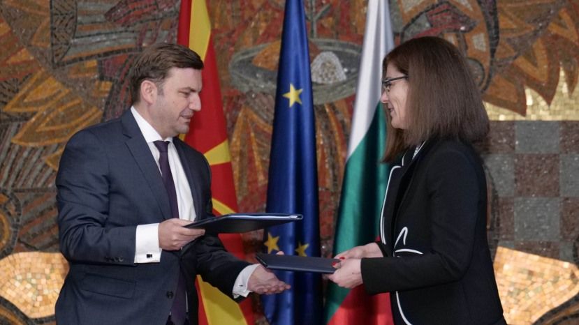 София и Скопье подписали протокол для начала переговоров Северной Македонии с ЕС