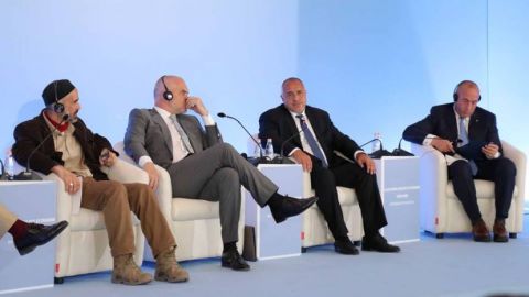 Премьер Болгарии: Только с миром и толерантностью можно противостоять угрозам