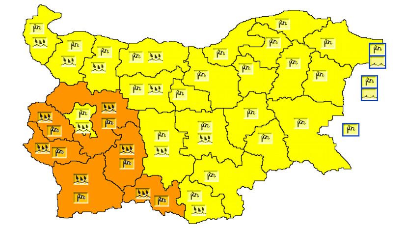 Из-за сильного ветра и интенсивных дождей в 6 областях Болгарии объявлен „оранжевый“ уровень опасности