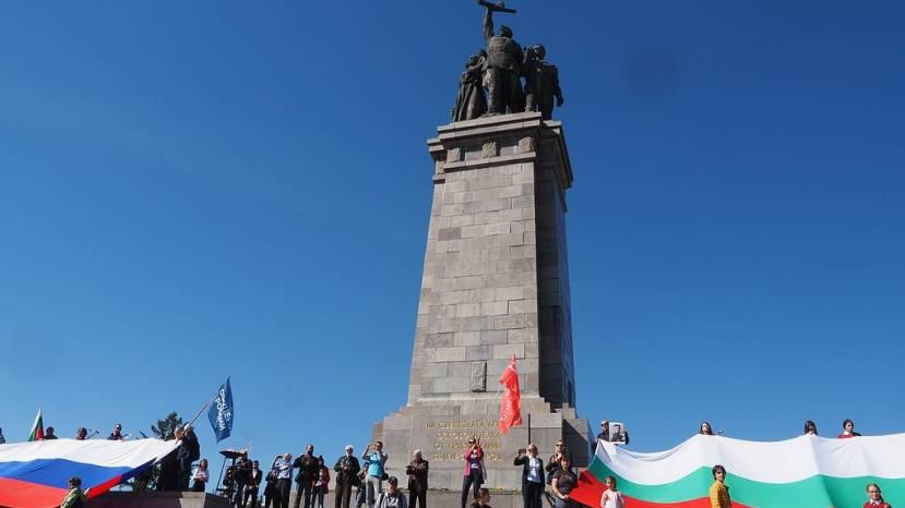 ТАСС: Президент Болгарии высказался против инициативы сноса памятника Советской армии в Софии