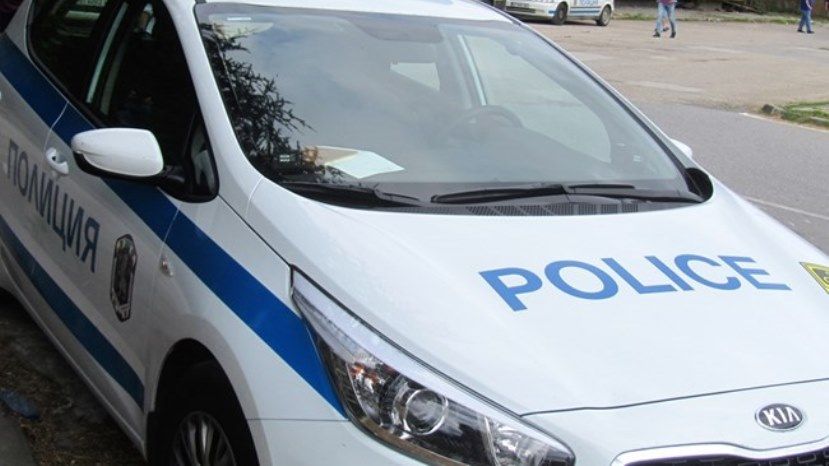 Пияна казахстанка се заби с колата си в дърво край Габрово