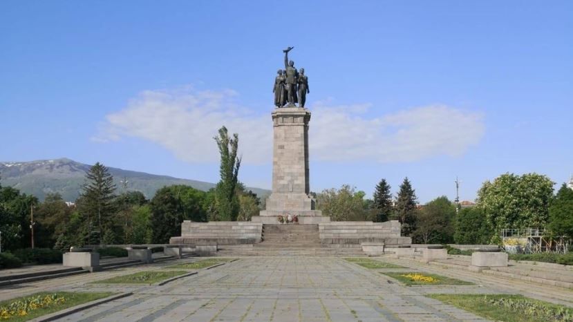 В Болгарии отреставрировали памятники советским воинам