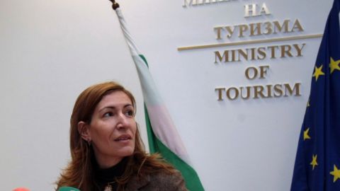 Николина Ангелкова