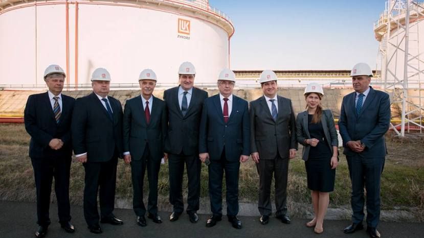 Российские дипломаты посетили „Лукойл Нефтохим Бургас”