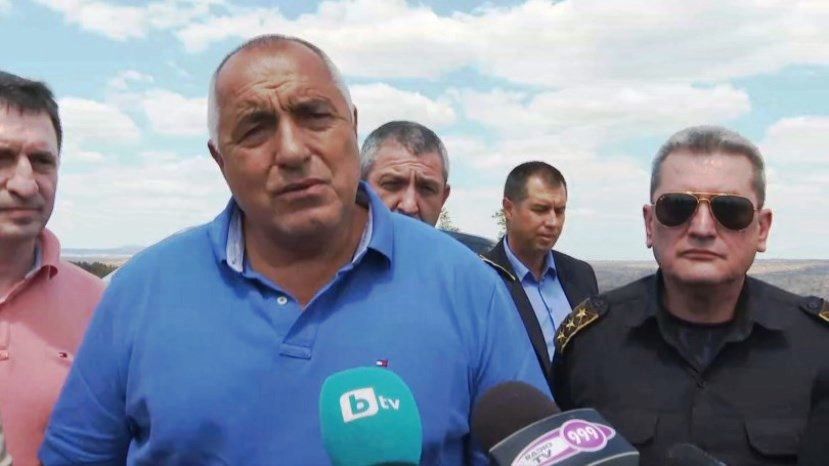Премьер Болгарии пообещал, что не пострадает ни один протестующий или полицейский