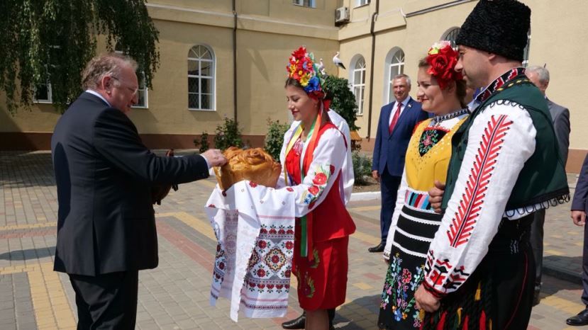 Глава МИД Болгарии: Болгары в Украине сближают наши страны и обогащают наши отношения