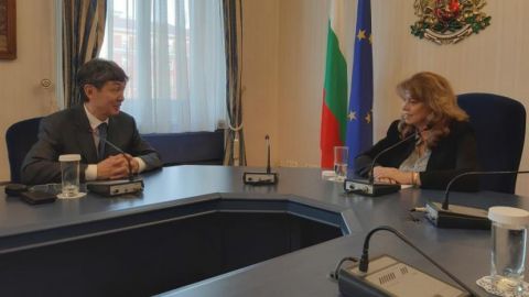 Културните връзки между България и Казахстан обсъдиха вицепрезидентът Илияна Йотова и посланик Темиртай Избастин