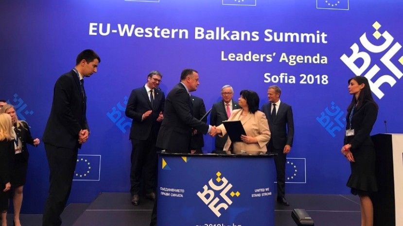 България и Сърбия подписаха договор за газова връзка между двете страни