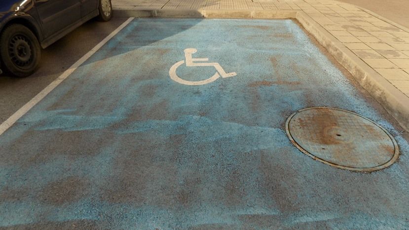 В Болгарии проходит полицейская операция против незаконной парковки на местах для инвалидов