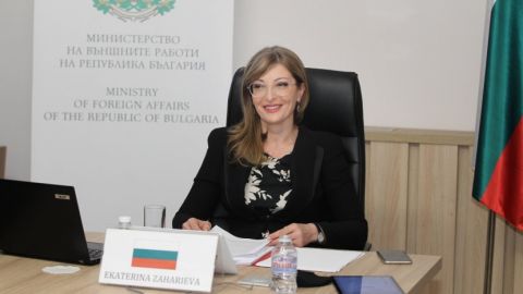 Екатерина Захариева: България подкрепя суверенитета на Чехия и Украйна