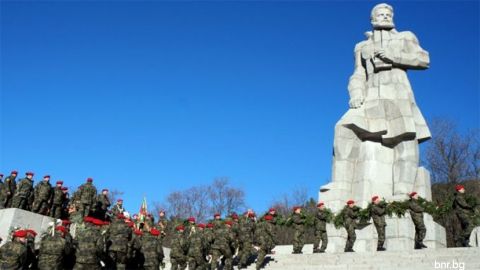 България се преклони пред паметта на Ботев