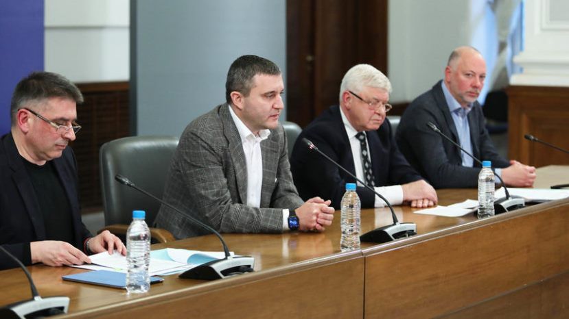 В Болгарии не будут продлевать действие чрезвычайного положения