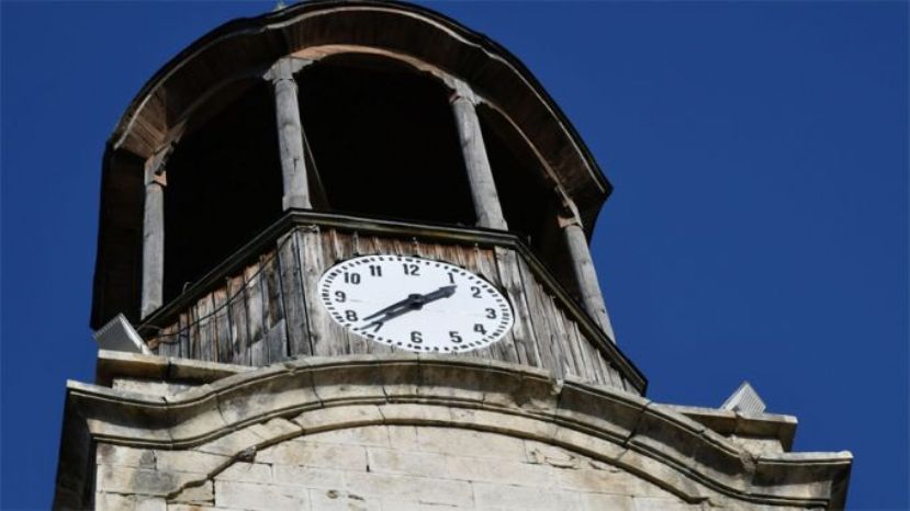 Символът на Разград – градският часовник, отново отмерва времето