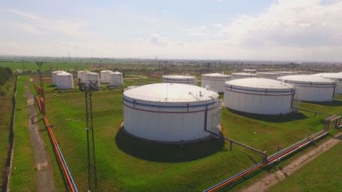 Експерти: Монополът в акцизните складове оскъпява горивата с 10-15%