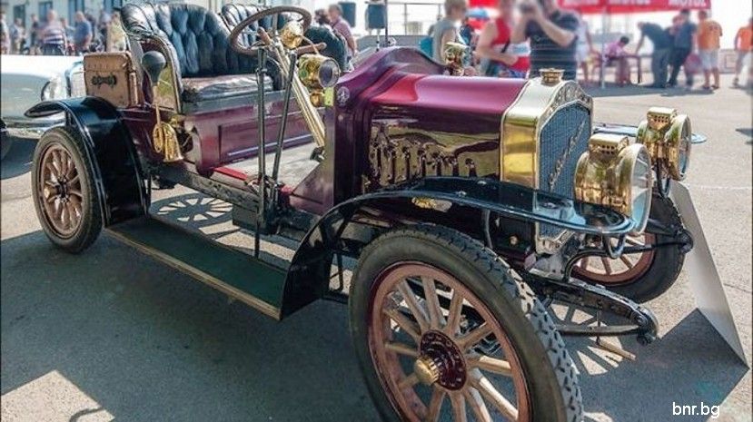 Автомобил с огнени фарове от 1906 г. ще потегли в Юбилейния парад на авто клуб „Ретро“ в Бургас