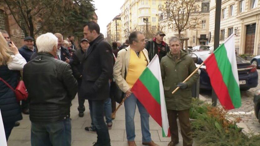 В Софии проходит протест против переименования аллеи перед посольством РФ на „Герои Украины“