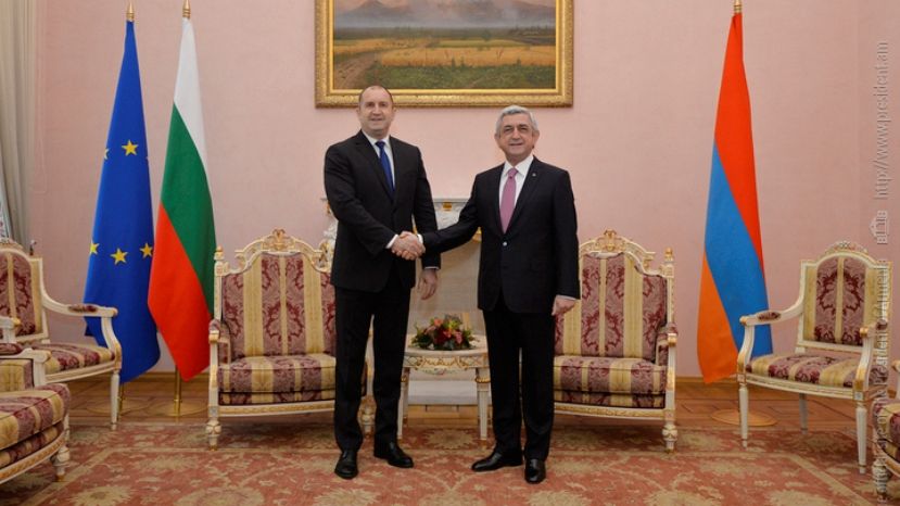 В Армению с государственным визитом прибыл президент Болгарии