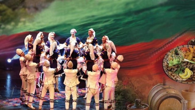 Хорватия культура и традиции. Сербский хоровод сканворд. Балканский цирк. • коло, традиционный сербский хоровод. Узорный хоровод грайворон.